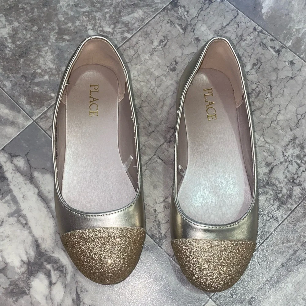 The Children’s Place Girls Gold Metallic Glitter Cap Toe Ballet Flats Size 1